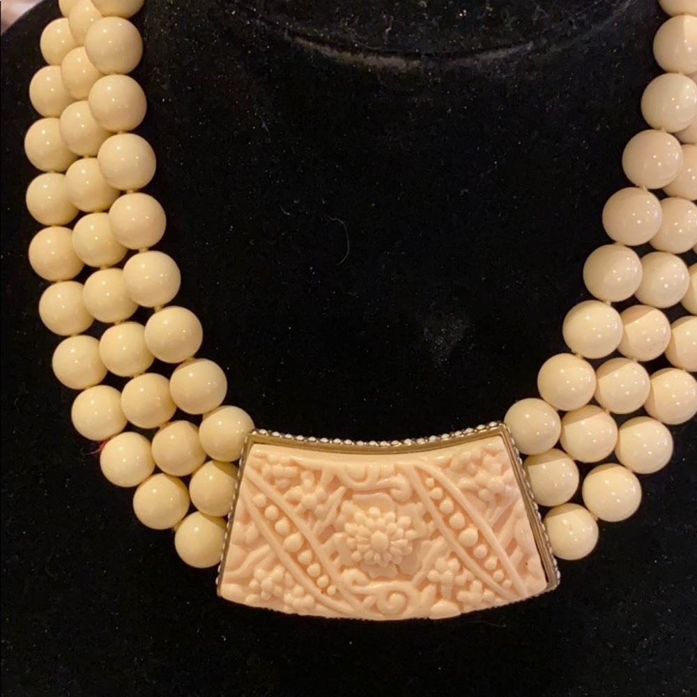 Heidi Daus ivory medallion & bead necklace
